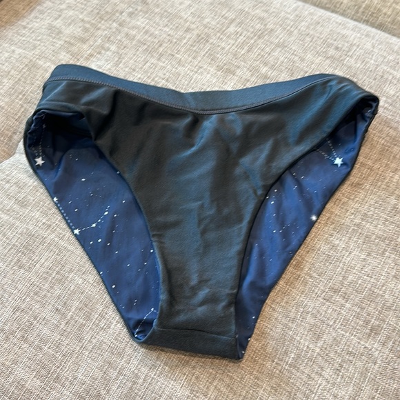 Cantiks Swimwear size small - Picture 5 of 6